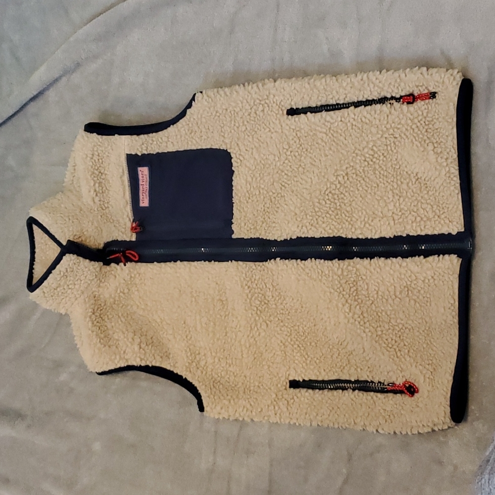 BEAUTIFUL VINEYARD VEST